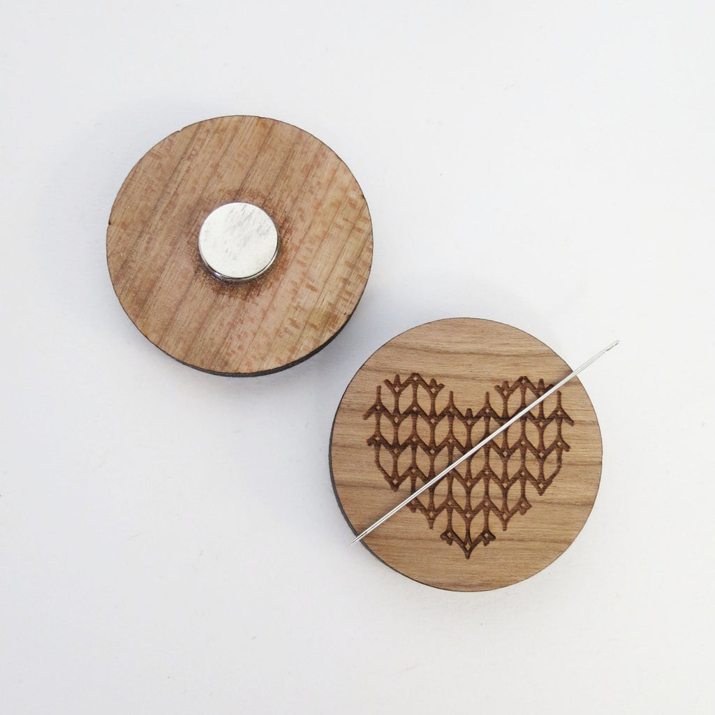knit stitch heart magnet set